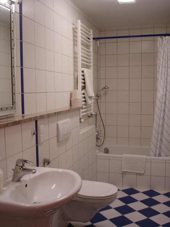 Fraenkischer Gasthof Lutz Giebelstadt Bilik gambar