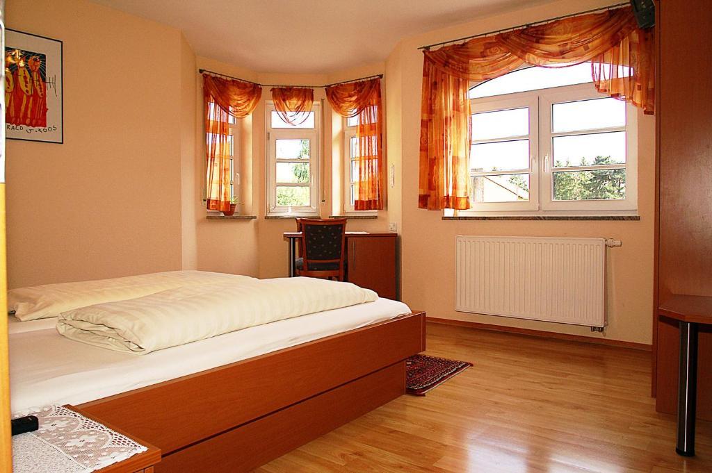 Fraenkischer Gasthof Lutz Giebelstadt Bilik gambar